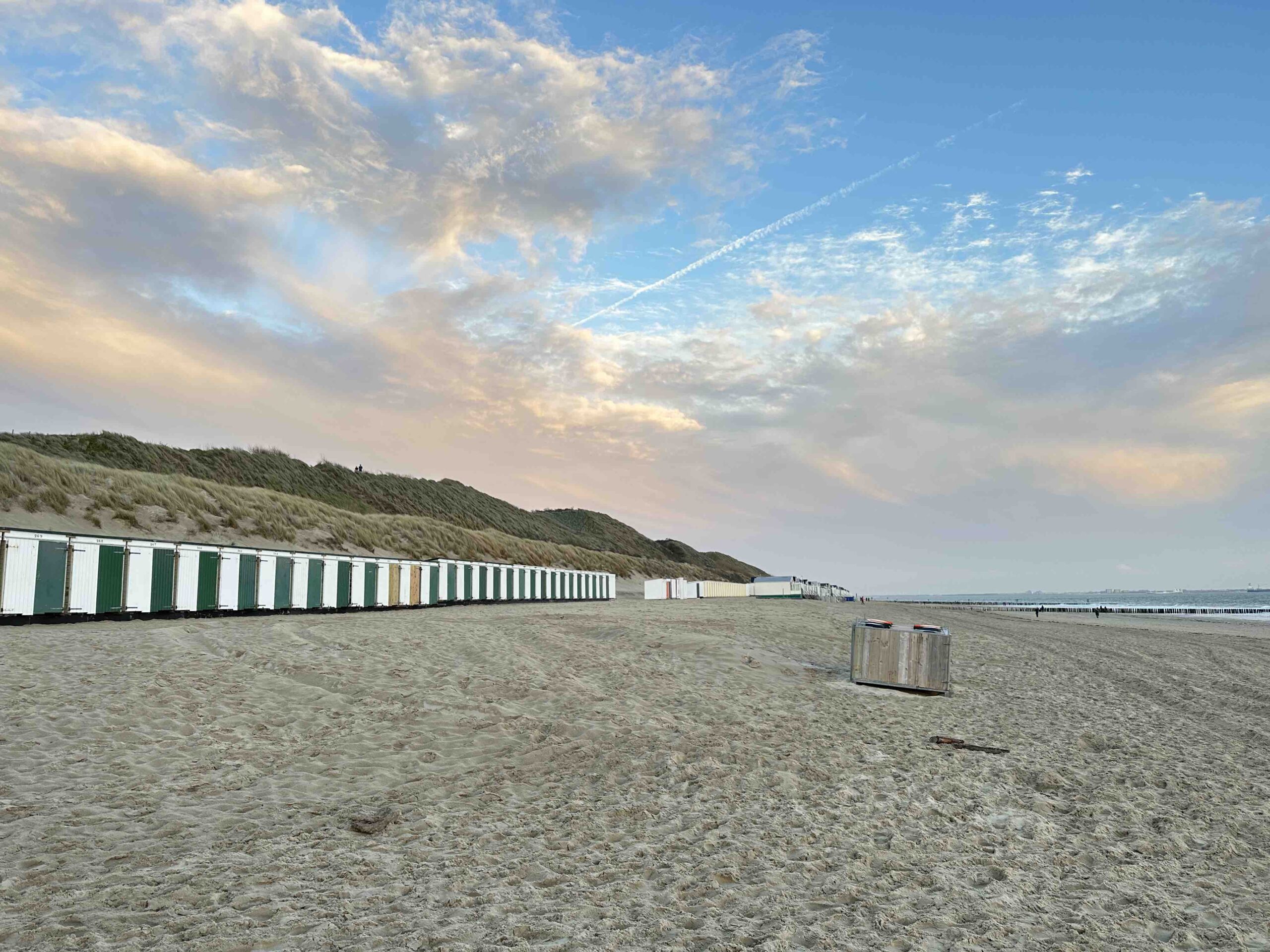 strand van Zoutelande met strandhokjes